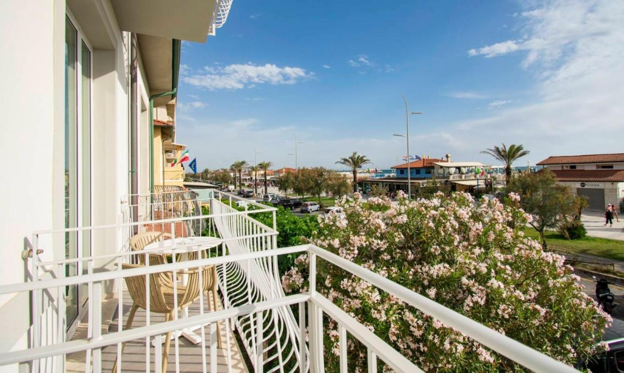Hotel Medusa Camaiore Bagian luar foto