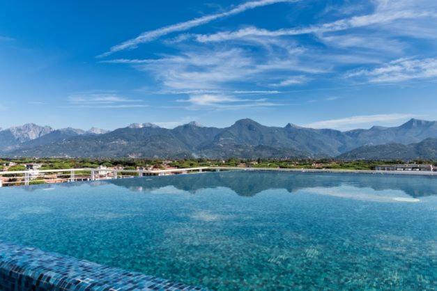 Hotel Medusa Camaiore Bagian luar foto