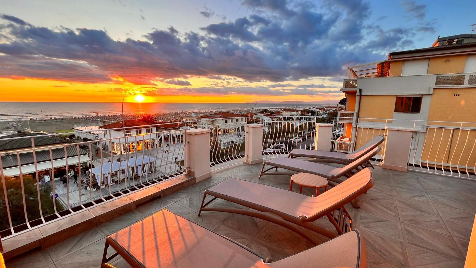Hotel Medusa Camaiore Bagian luar foto