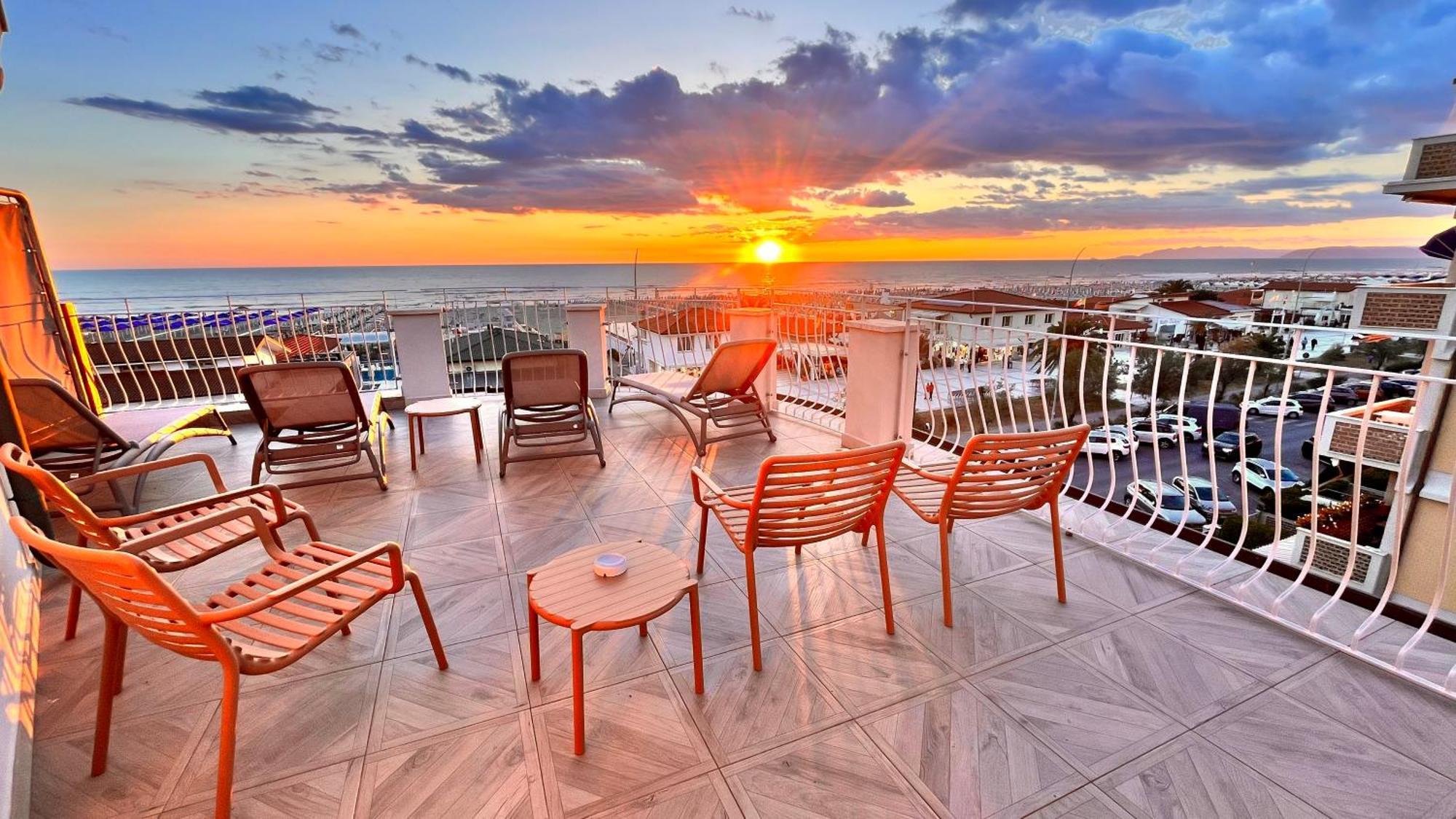 Hotel Medusa Camaiore Bagian luar foto